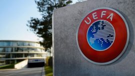 UEFA’dan Türk bayrağının yakılması ile ilgili Royal Antwerp’e 10 bin euro ceza