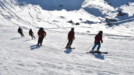Vanlı kayakçılar yarışlara Hakkari’de hazırlanıyor