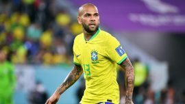 Dani Alves’in tutuksuz yargılanma talebi reddedildi