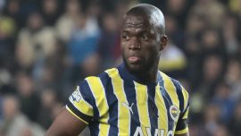 Enner Valencia atıyor Fenerbahçe kazanıyor