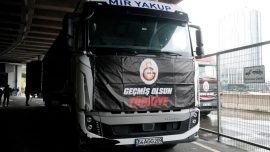 Galatasaray’da yardım malzemesi toplama çalışmaları devam ediyor