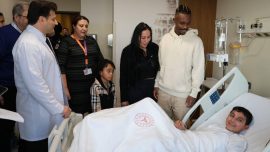 Lincoln Henrique’den yaralı depremzedelere ziyaret