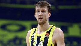 Vesely’den depremzedeler için 500 bin lira bağış