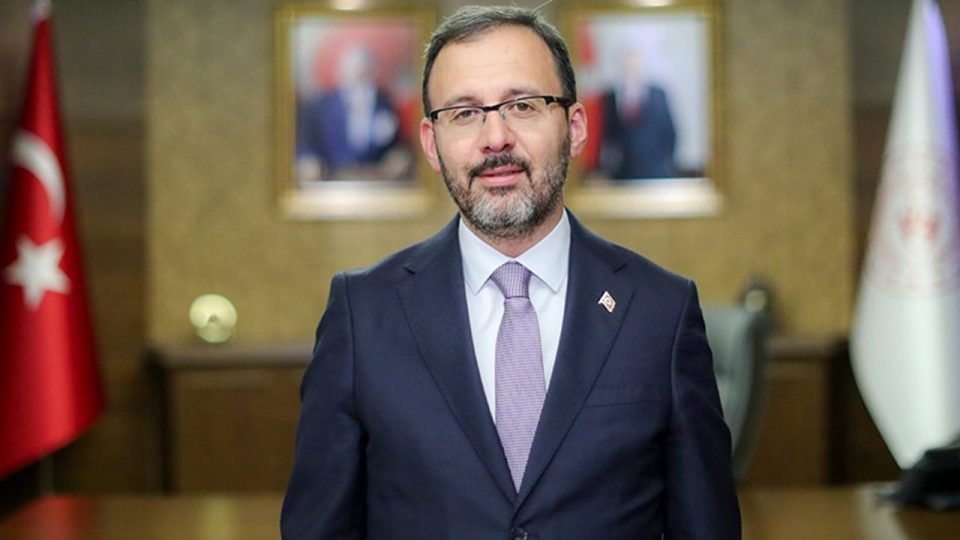 Bakan Kasapoğlu muaythai milli sporcularını tebrik etti