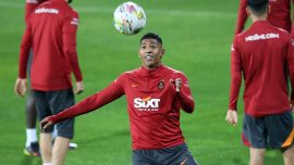 Galatasaray Van Aanholt’u PSV’ye kiraladı
