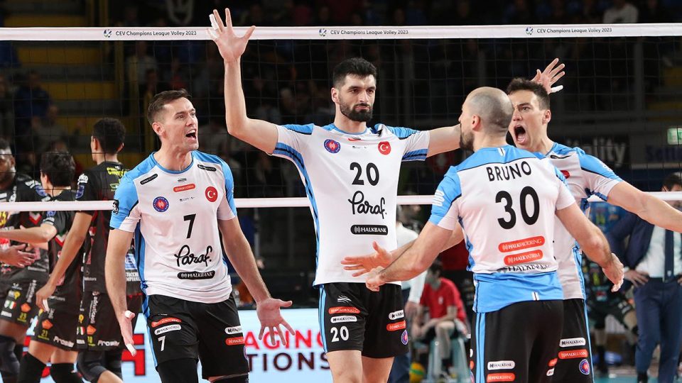 Halkbank Erkek Voleybol Takımı final için avantaj arıyor