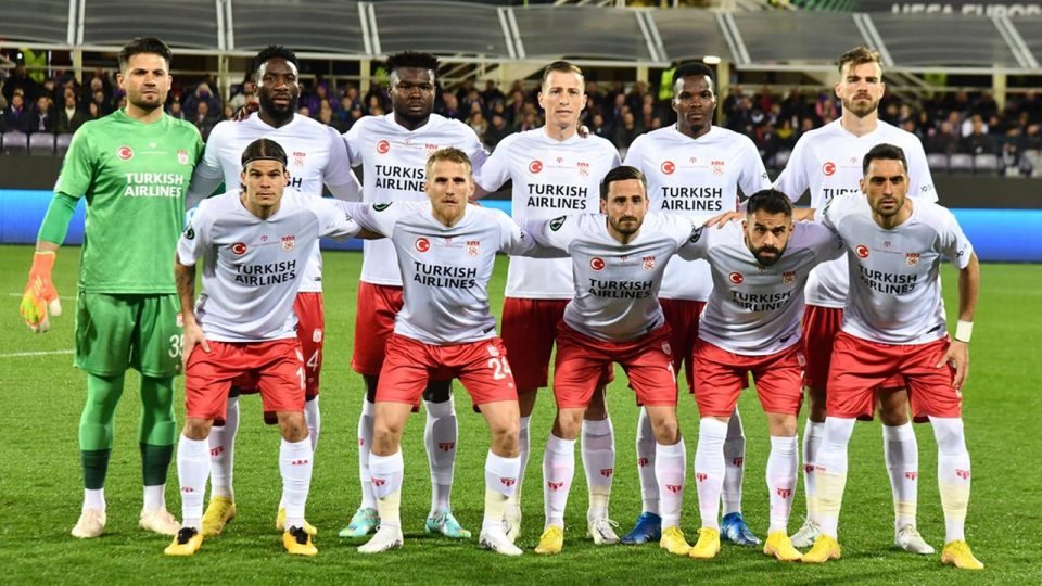 Rıza Çalımbay’dan tek değişiklik