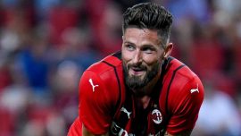 Olivier Giroud Milan’da kaldı