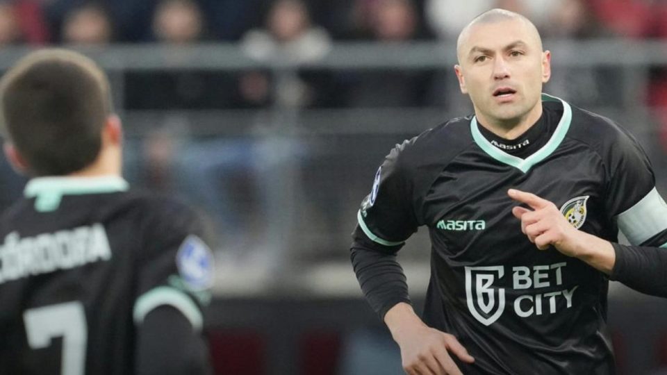 Burak Yılmaz’ın geleceği belirsizliğini koruyor