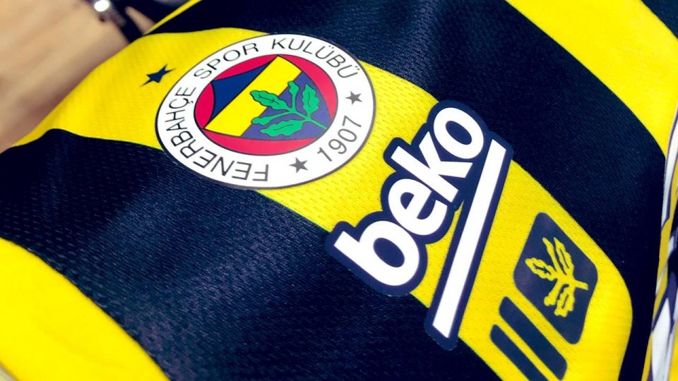 Fenerbahçe Beko’dan iki oyuncuya yeni sözleşme