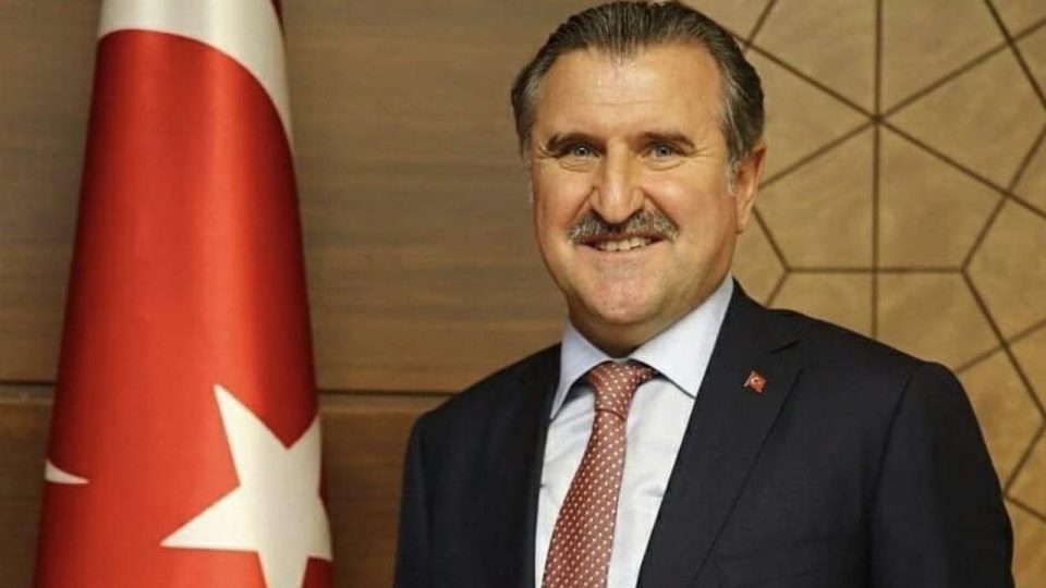 Bakan Bak 13 Yaş Altı Masa Tenisi Milli Takımı’nı kutladı