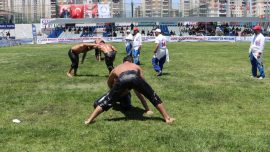 Türkiye Yağlı Güreş Ligi’nin 3. ayağı Gaziantep’te başladı