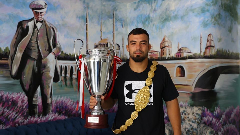 Kırkpınar Başpehlivanı Yusuf Can Zeybek’in acı günü