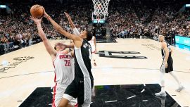 Cedi Osman’lı Spurs, Alperen Şengün’lü Rockets’ı uzatmada yendi