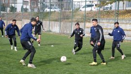 Namağlup Karaköprü Belediyespor şampiyonluğu hedefliyor